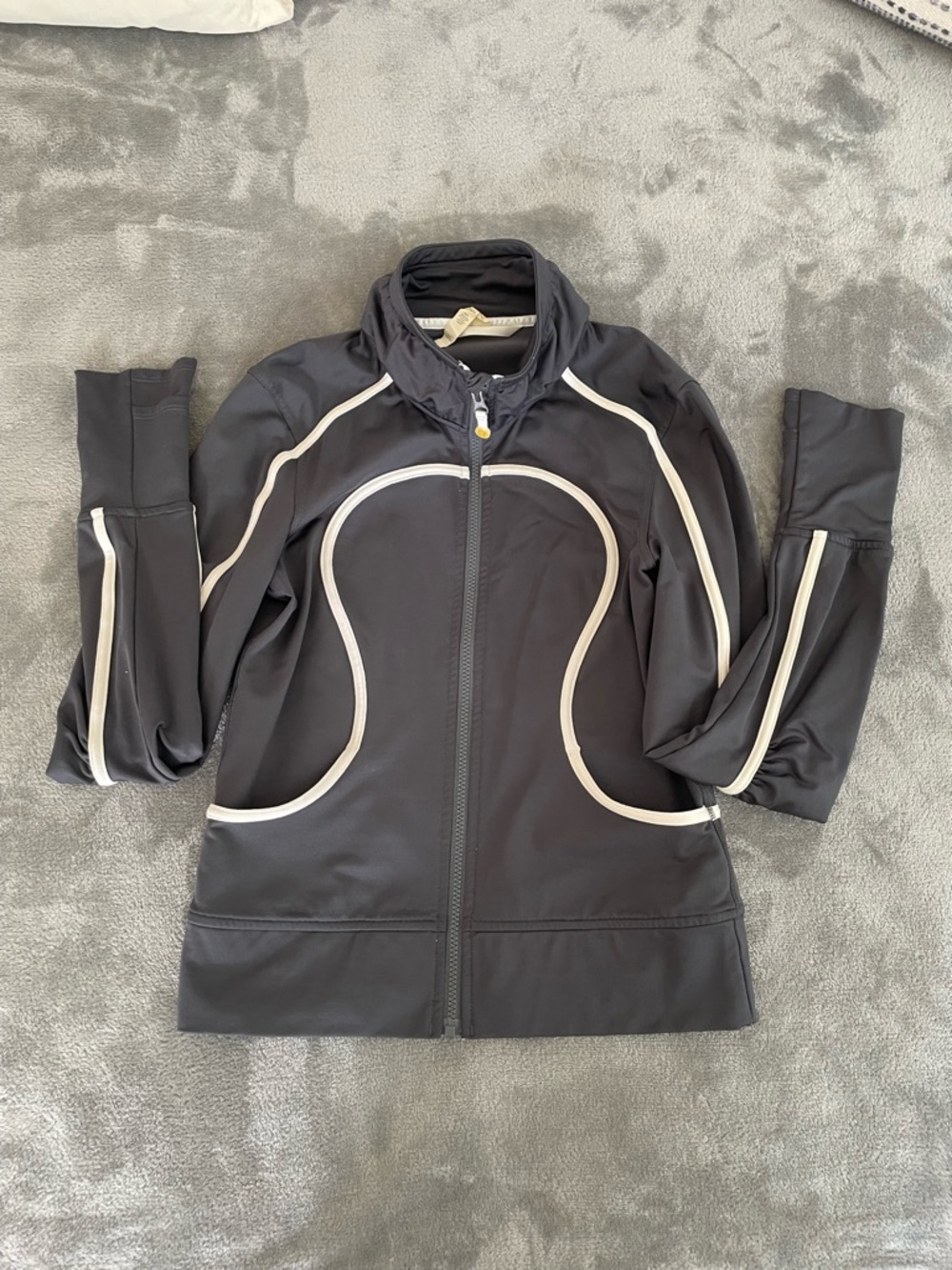 Lululemon Women’s Charcoal Zip-Front Athletic Jacket with Contrast Piping